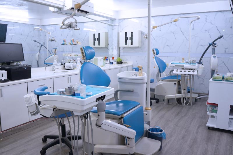 Cơ sở có trang thiết bị hiện đại hỗ trợ thăm khám răng miệng